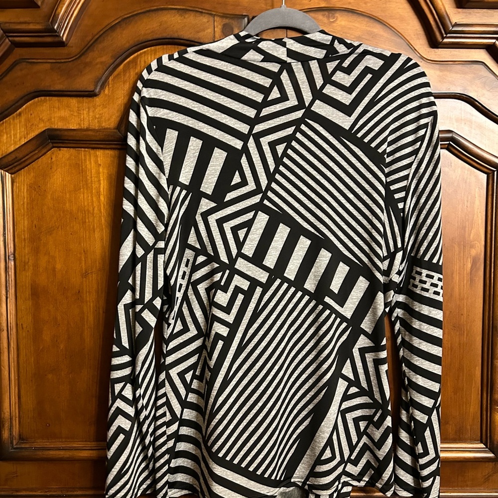 Joseph Ribkoff Geometric Black & Silver/Gray Top Size 16 - Picture 8 of 9